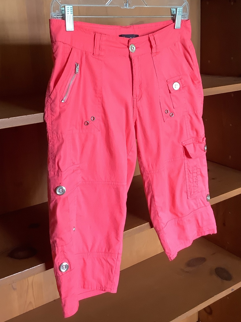 Y2K INC International Concepts Coral Roll Tab Cargo Low Rise Capri Shorts Size S - Picture 3 of 13